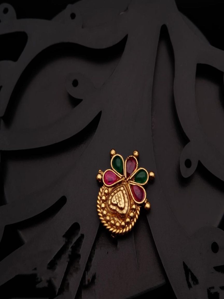 NOSE RING IN POLKI (GOLD POLISH) STYLE | DESIGN - 40018
