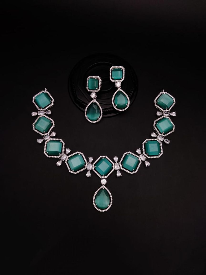 NECKLASE SET IN AD STYLE | DESIGN - 00980