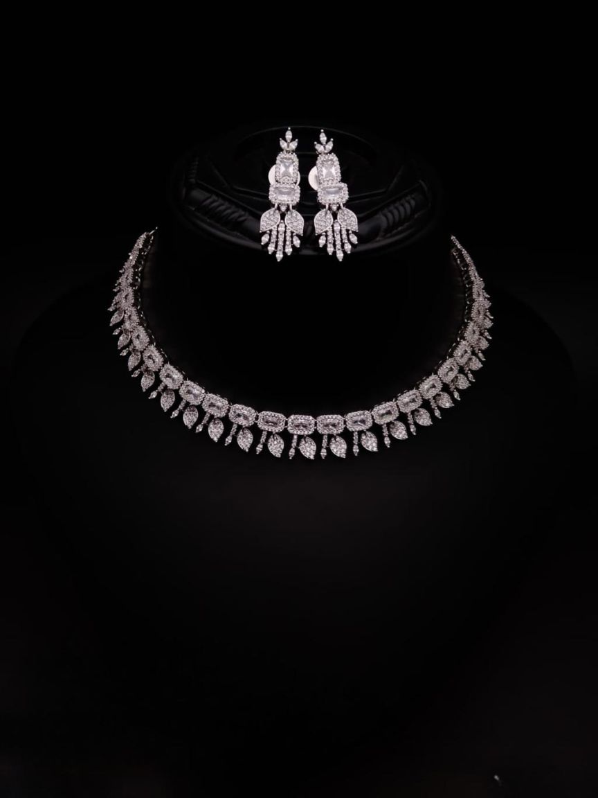 NECKLASE SET IN AD STYLE | DESIGN - 00983