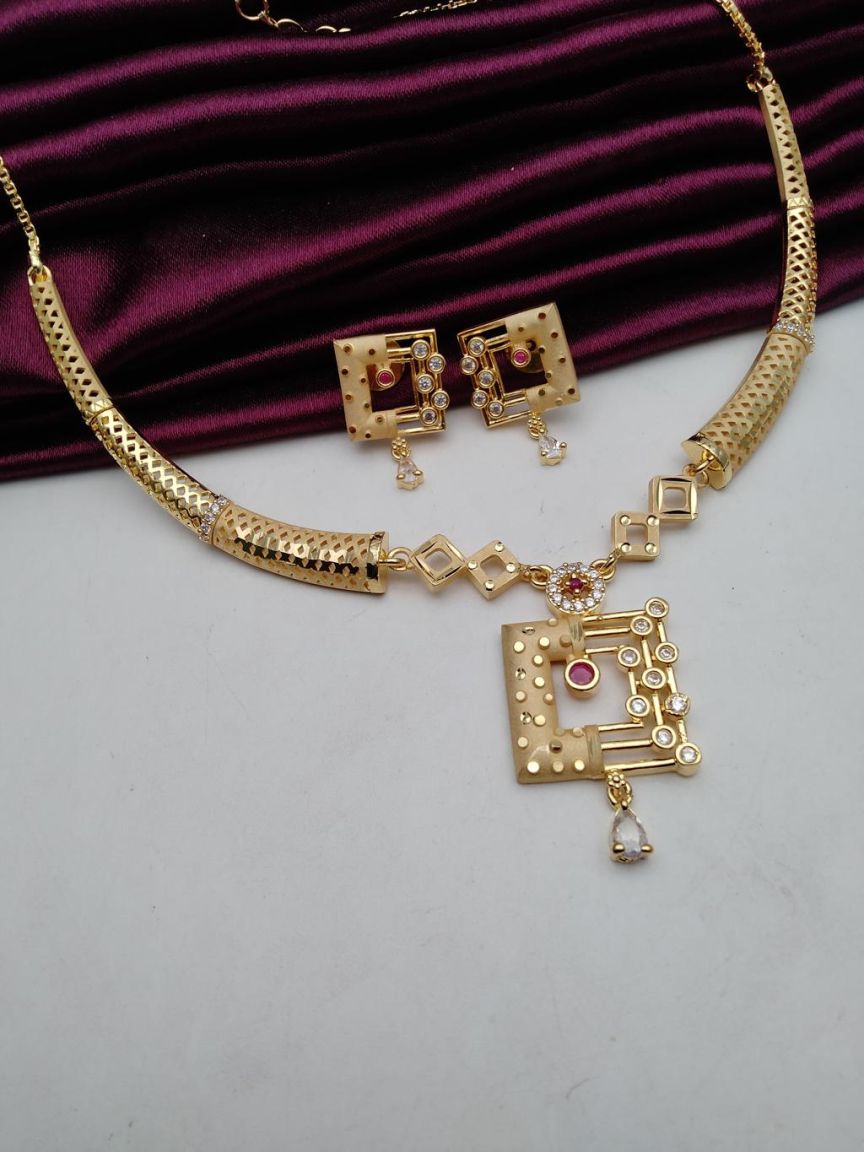 NECKLASE SET IN FORMING STYLE | DESIGN - 96083