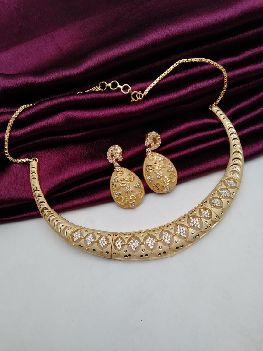 NECKLASE SET IN FORMING STYLE | DESIGN - 96086