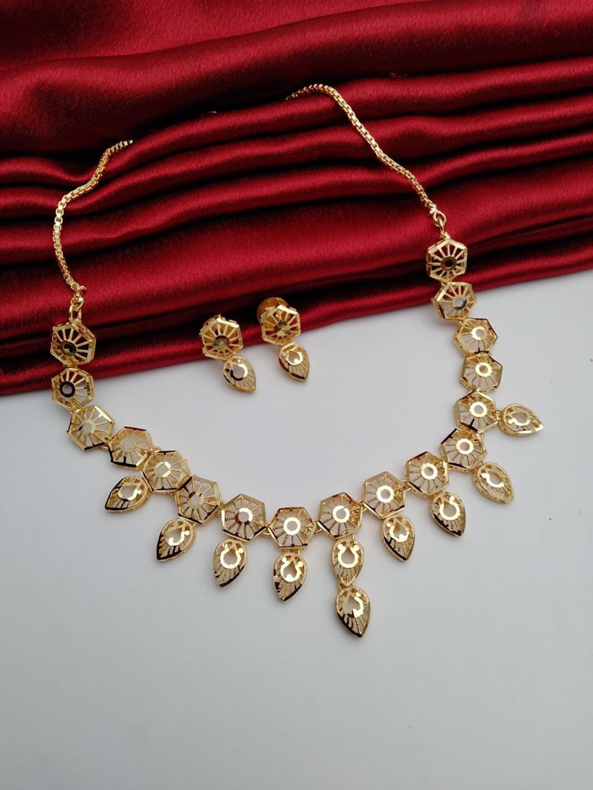 NECKLASE SET IN FORMING STYLE | DESIGN - 96119