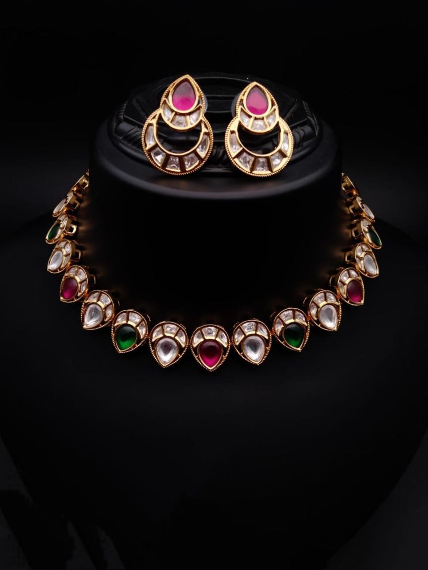 NECKLASE SET IN KUNDAN (VILANDI) STYLE | DESIGN - 15078