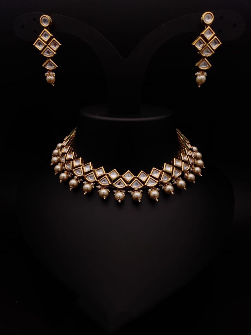 NECKLASE SET IN KUNDAN (VILANDI) STYLE | DESIGN - 15257
