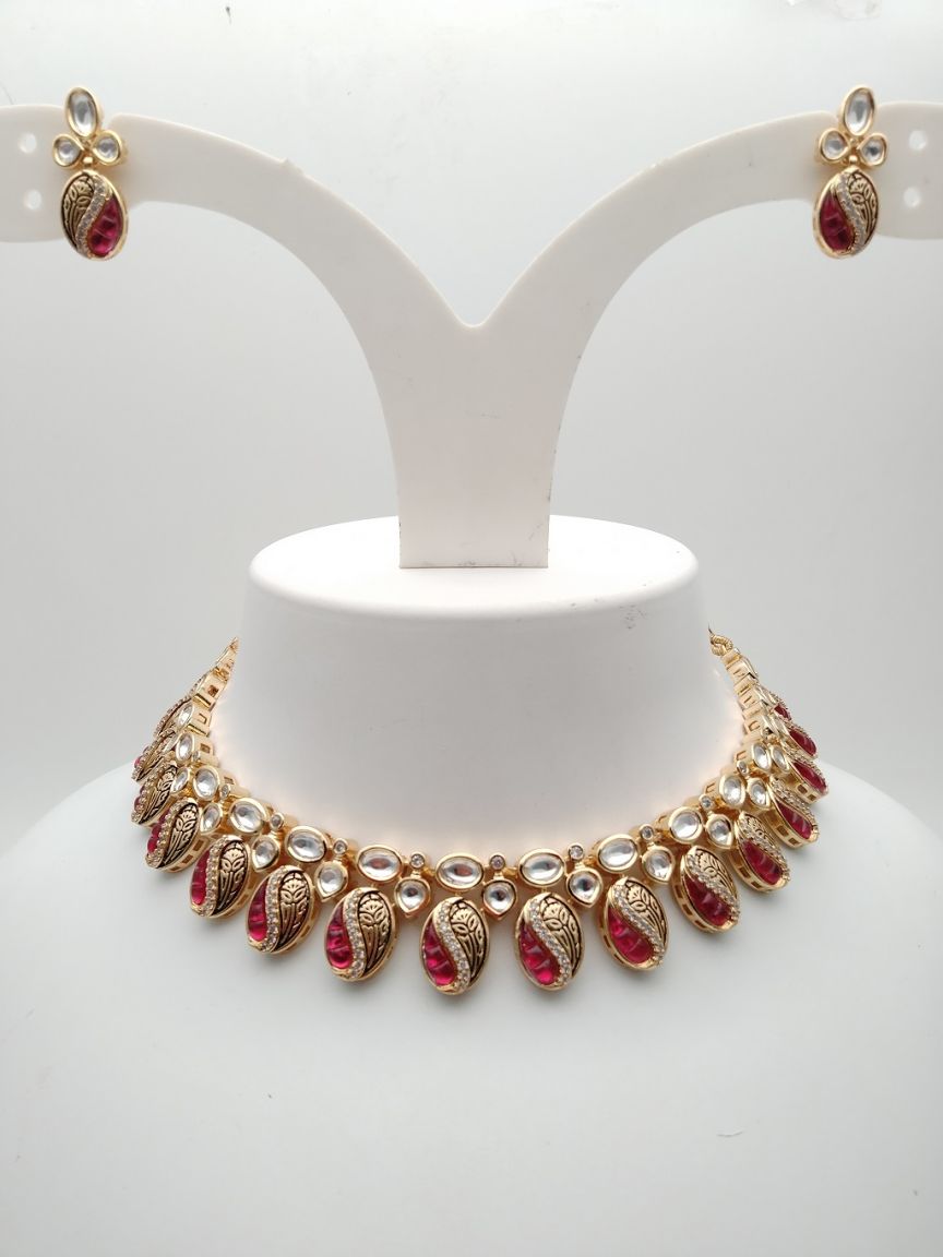 NECKLASE SET IN KUNDAN (VILANDI) STYLE | DESIGN - 15291