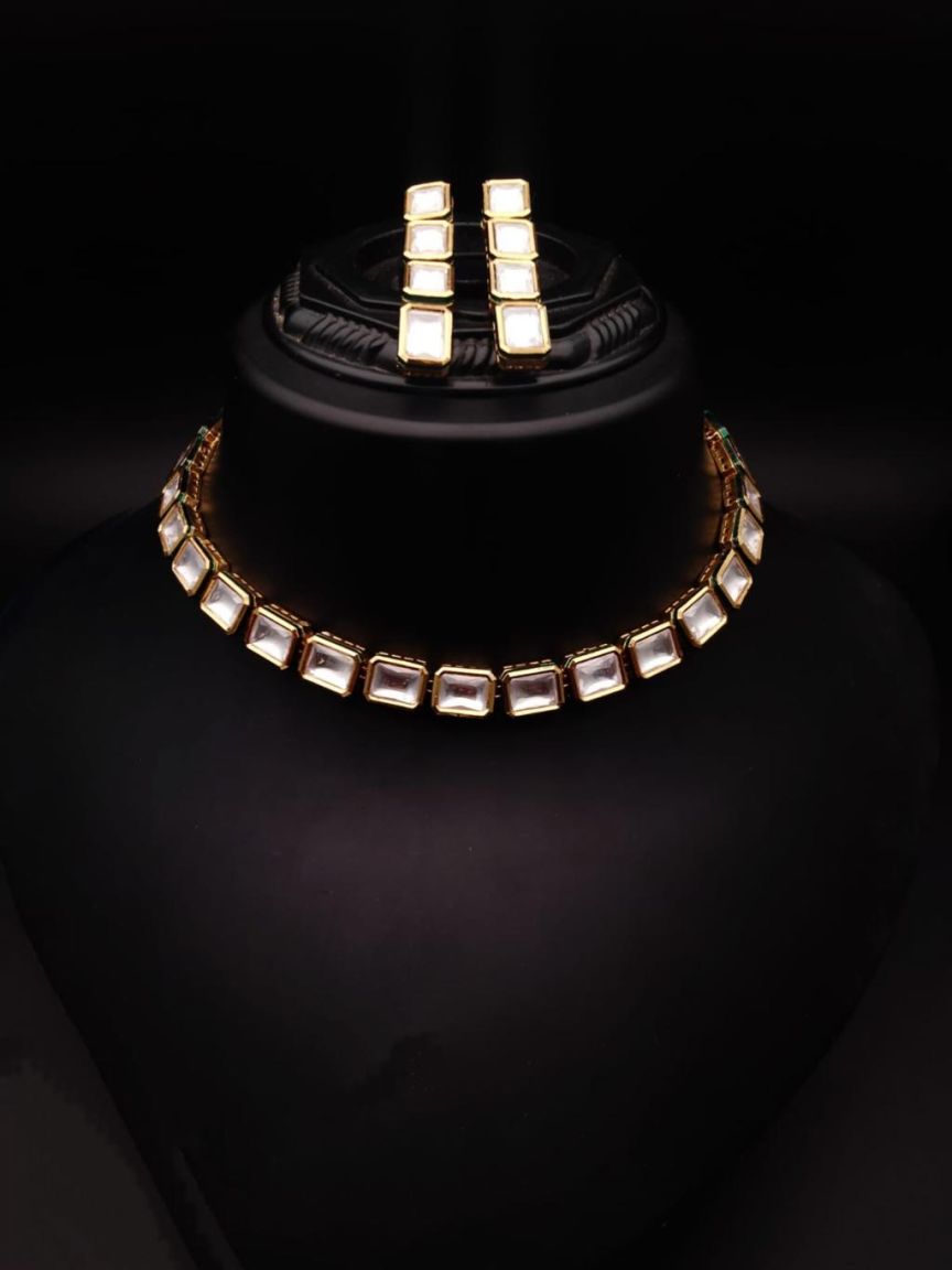 NECKLASE SET IN KUNDAN (VILANDI) STYLE | DESIGN - 15342