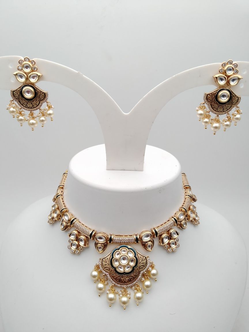 NECKLASE SET IN KUNDAN (VILANDI) STYLE | DESIGN - 15343