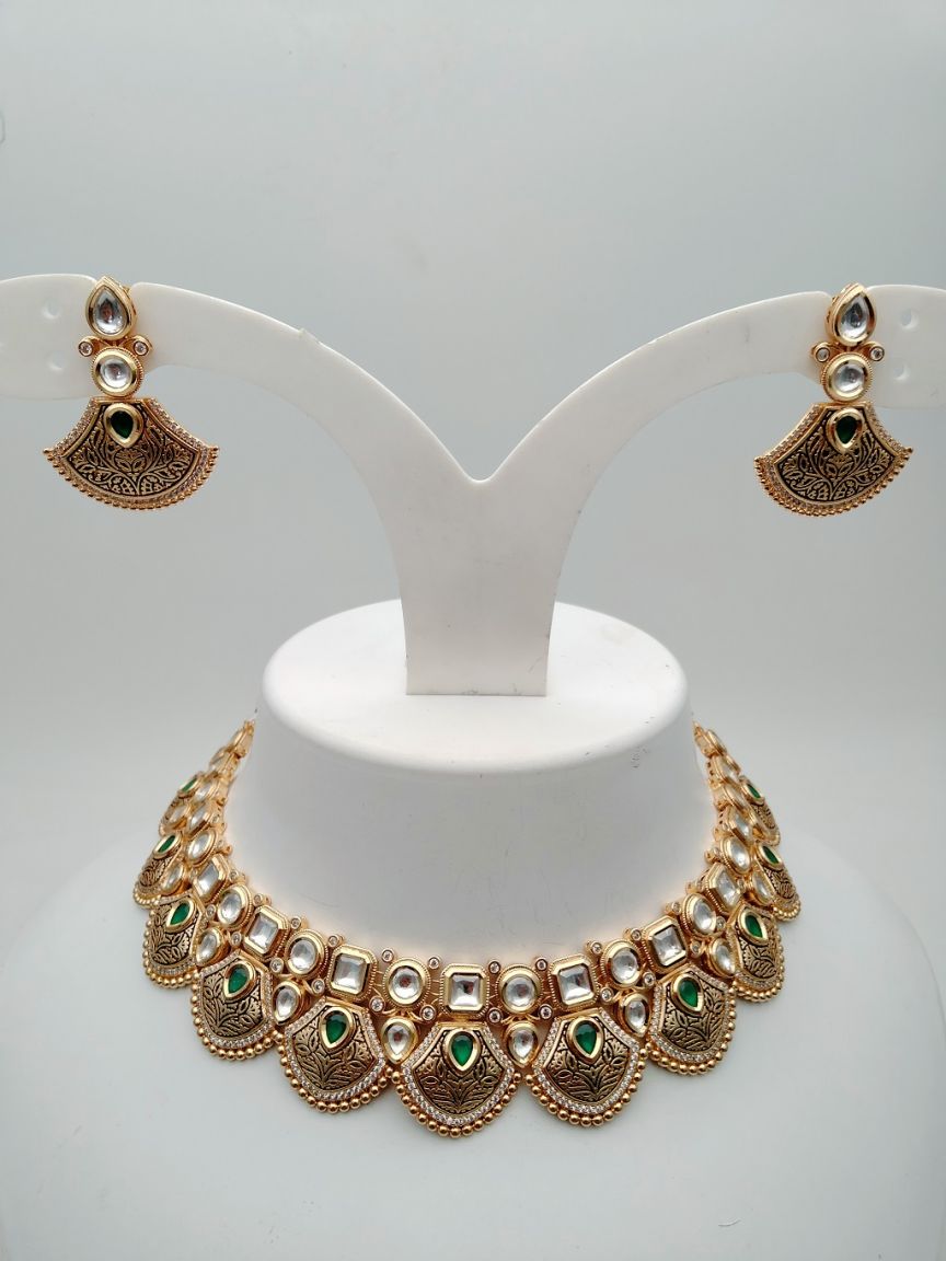 NECKLASE SET IN KUNDAN (VILANDI) STYLE | DESIGN - 15377