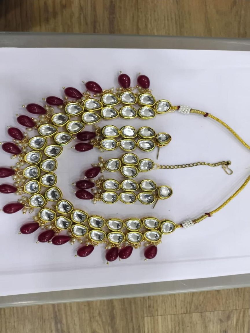 NECKLASE SET IN KUNDAN (VILANDI) STYLE | DESIGN - 15379