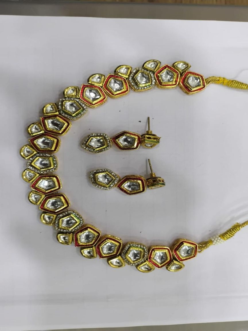 NECKLASE SET IN KUNDAN (VILANDI) STYLE | DESIGN - 15380