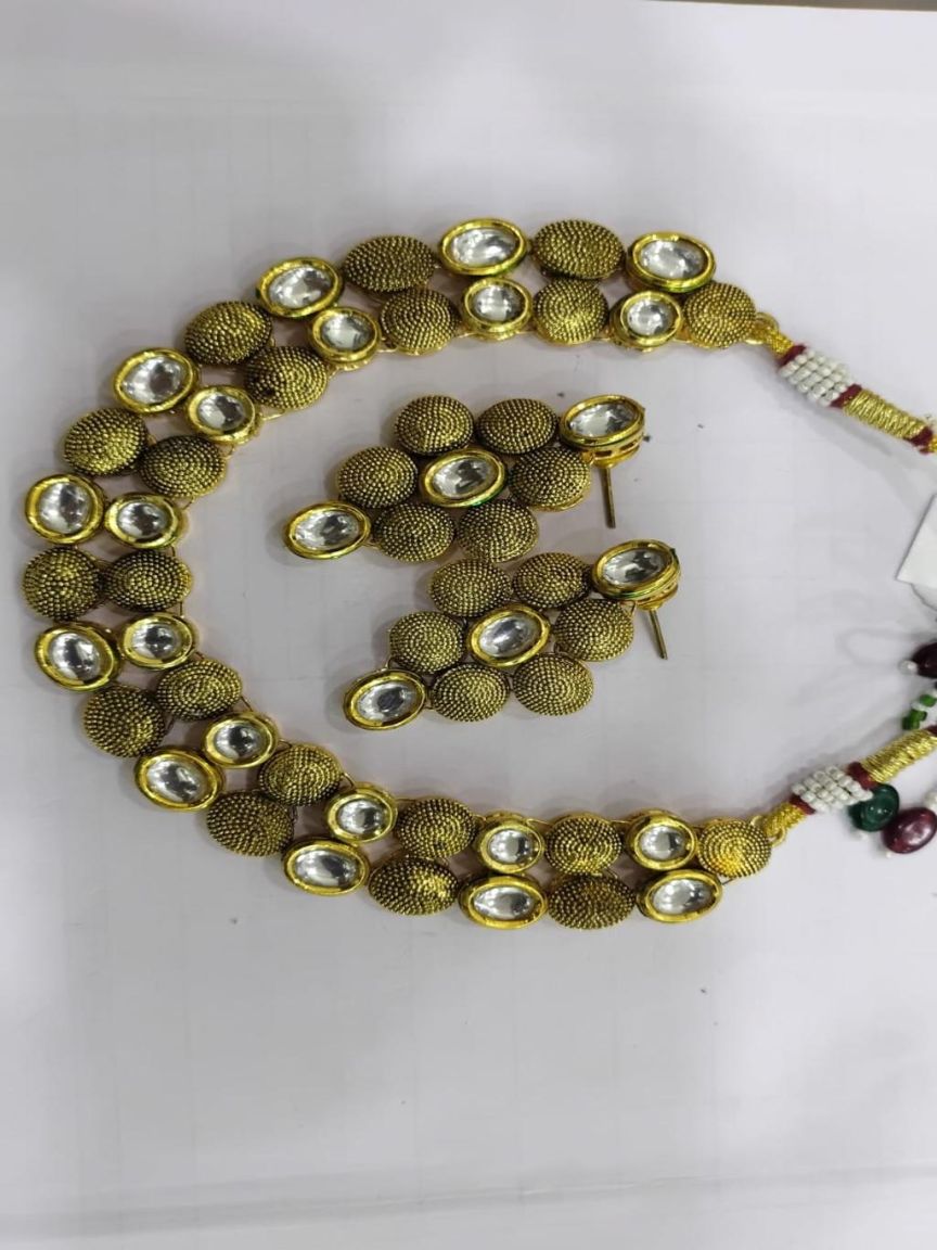 NECKLASE SET IN KUNDAN (VILANDI) STYLE | DESIGN - 15382