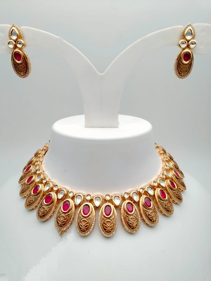 NECKLASE SET IN KUNDAN (VILANDI) STYLE | DESIGN - 15424