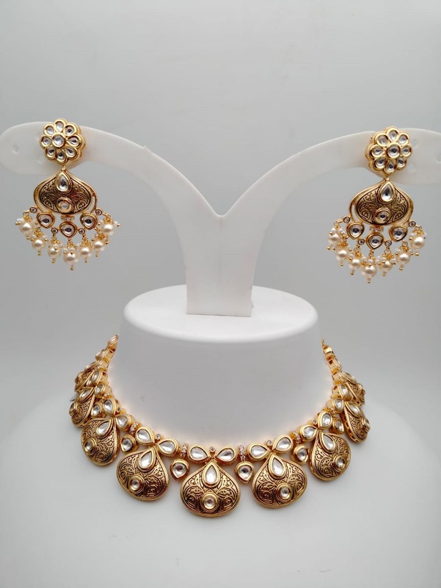 NECKLASE SET IN KUNDAN (VILANDI) STYLE | DESIGN - 15435