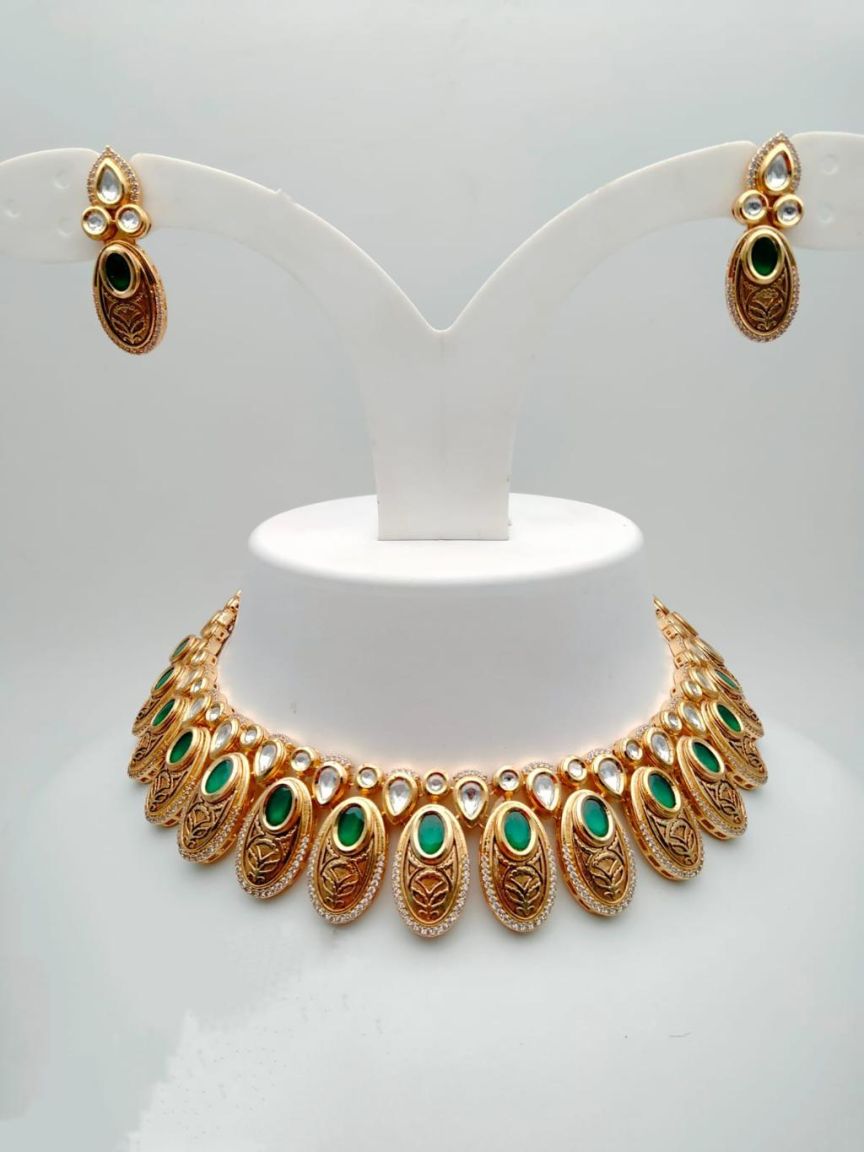 NECKLASE SET IN KUNDAN (VILANDI) STYLE | DESIGN - 15437