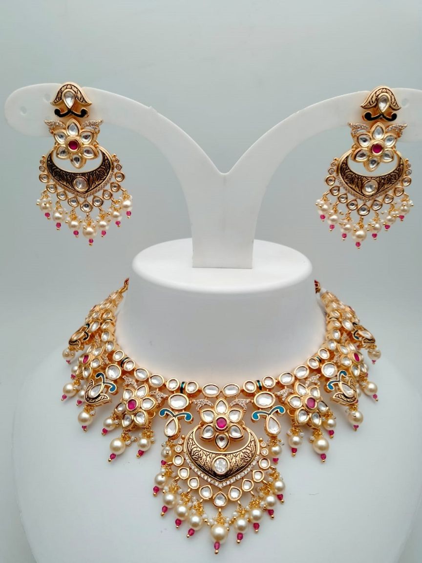 NECKLASE SET IN KUNDAN (VILANDI) STYLE | DESIGN - 15439