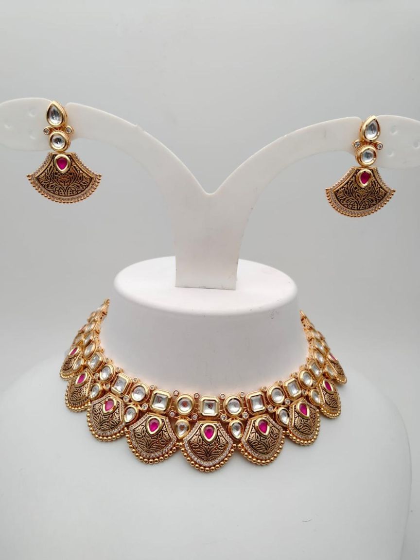 NECKLASE SET IN KUNDAN (VILANDI) STYLE | DESIGN - 15442