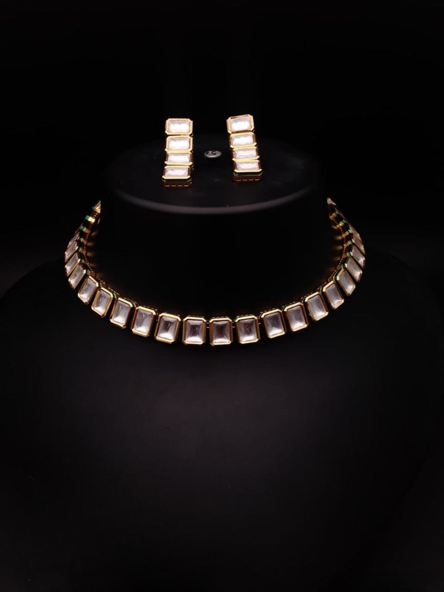 NECKLASE SET IN KUNDAN (VILANDI) STYLE | DESIGN - 15447