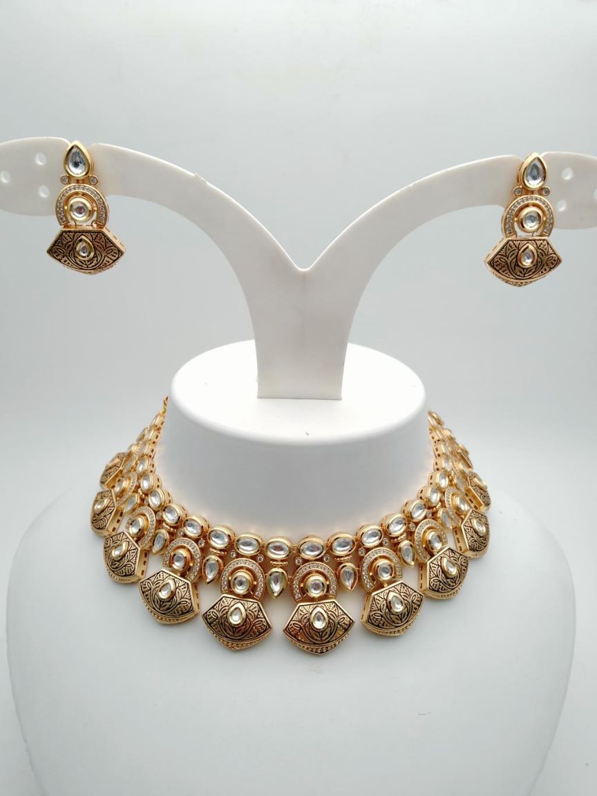 NECKLASE SET IN KUNDAN (VILANDI) STYLE | DESIGN - 15451