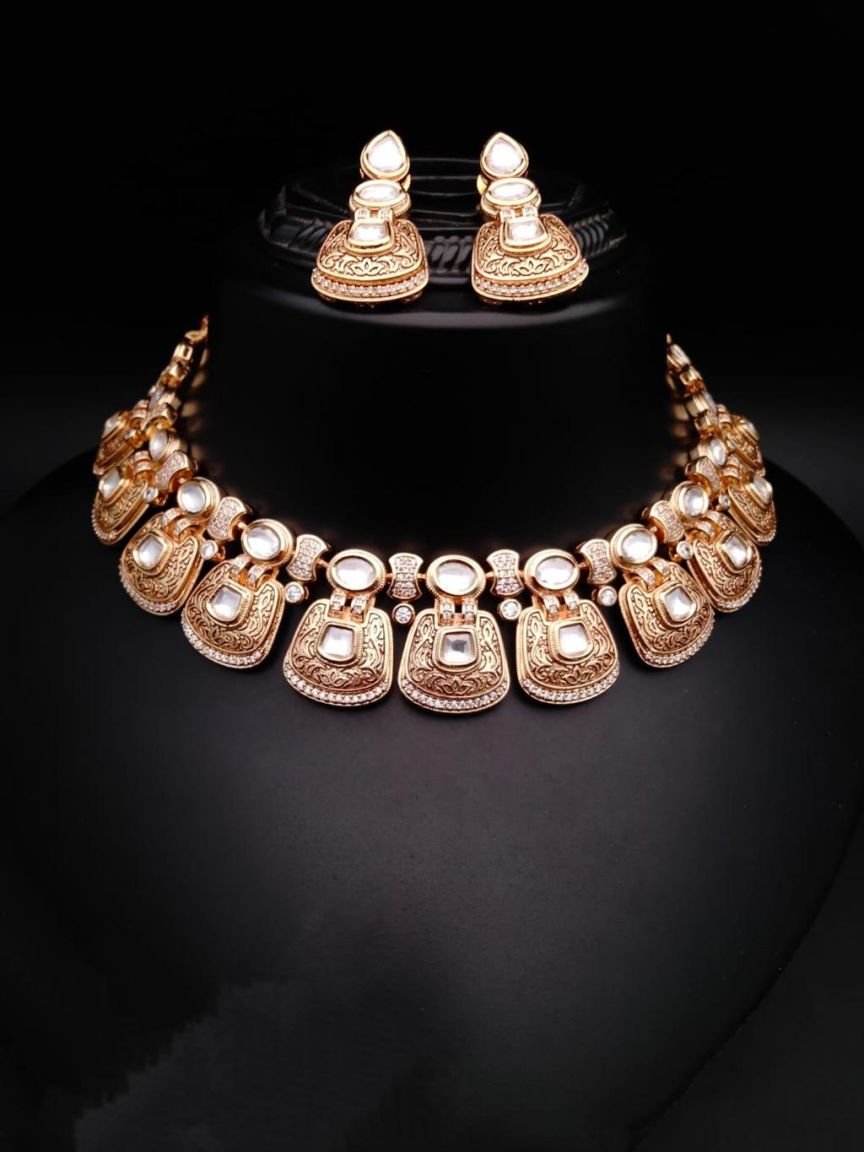 NECKLASE SET IN KUNDAN (VILANDI) STYLE | DESIGN - 15456