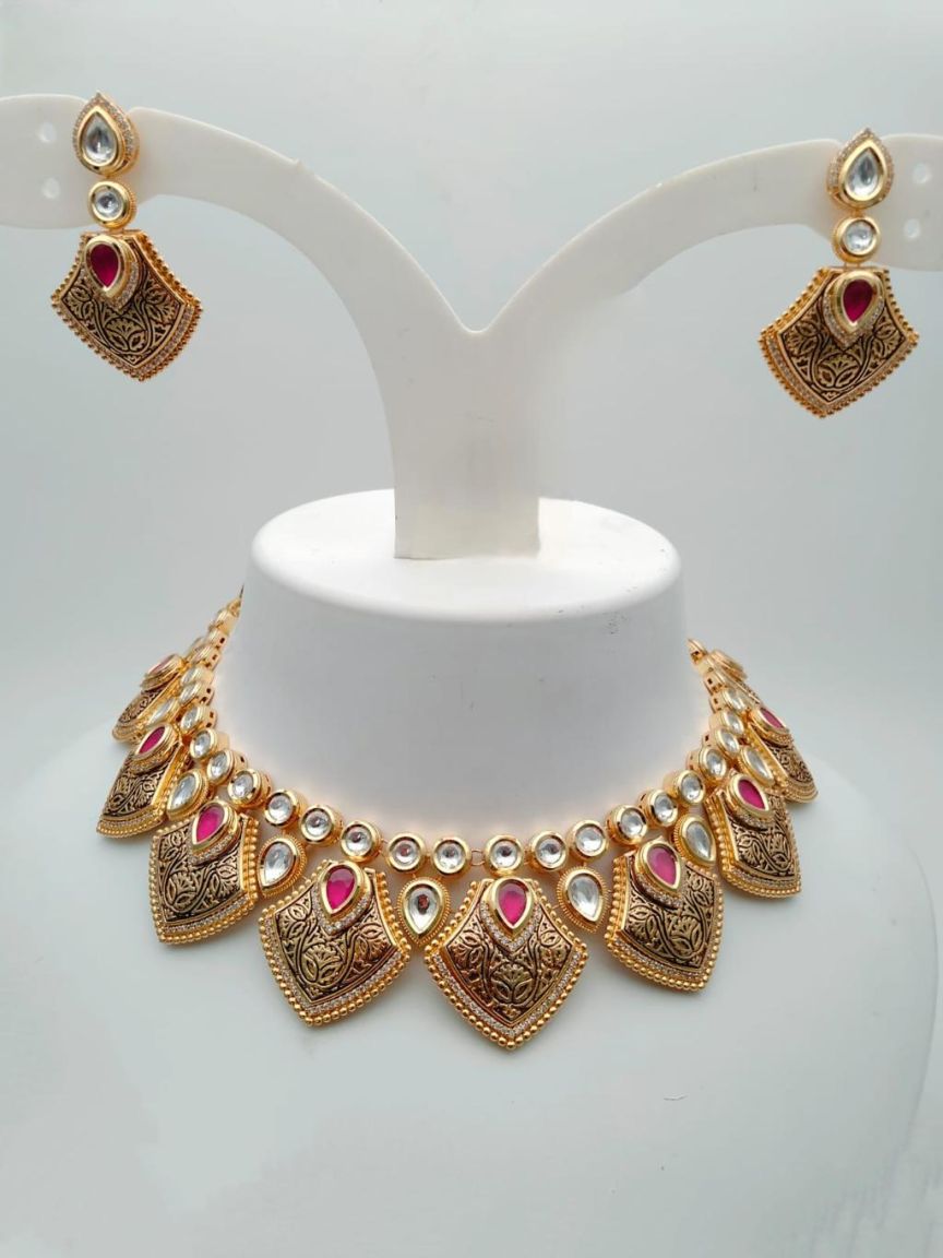 NECKLASE SET IN KUNDAN (VILANDI) STYLE | DESIGN - 15464