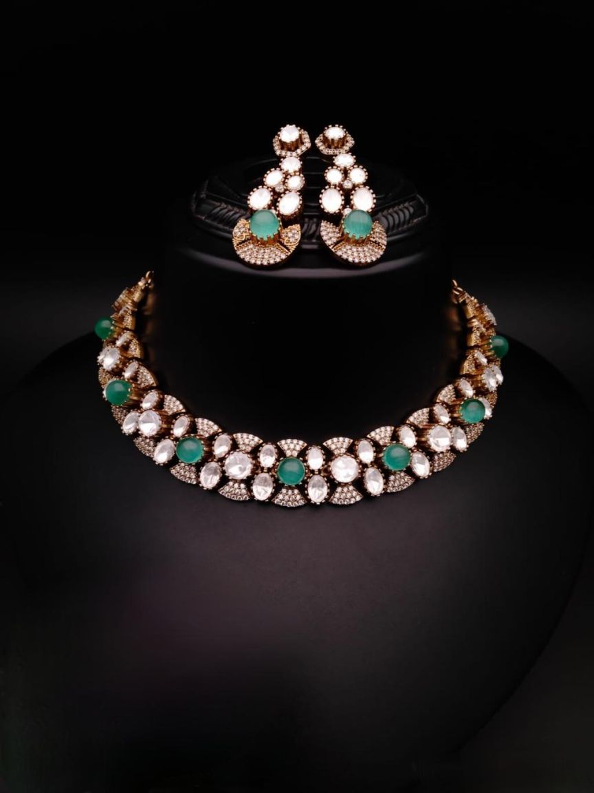 NECKLASE SET IN KUNDAN (VILANDI) STYLE | DESIGN - 15468