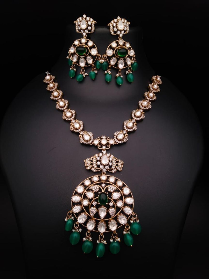 NECKLASE SET IN KUNDAN (VILANDI) STYLE | DESIGN - 15473