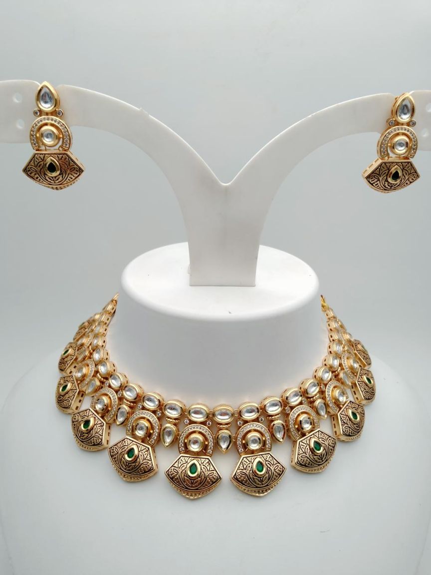 NECKLASE SET IN KUNDAN (VILANDI) STYLE | DESIGN - 15477