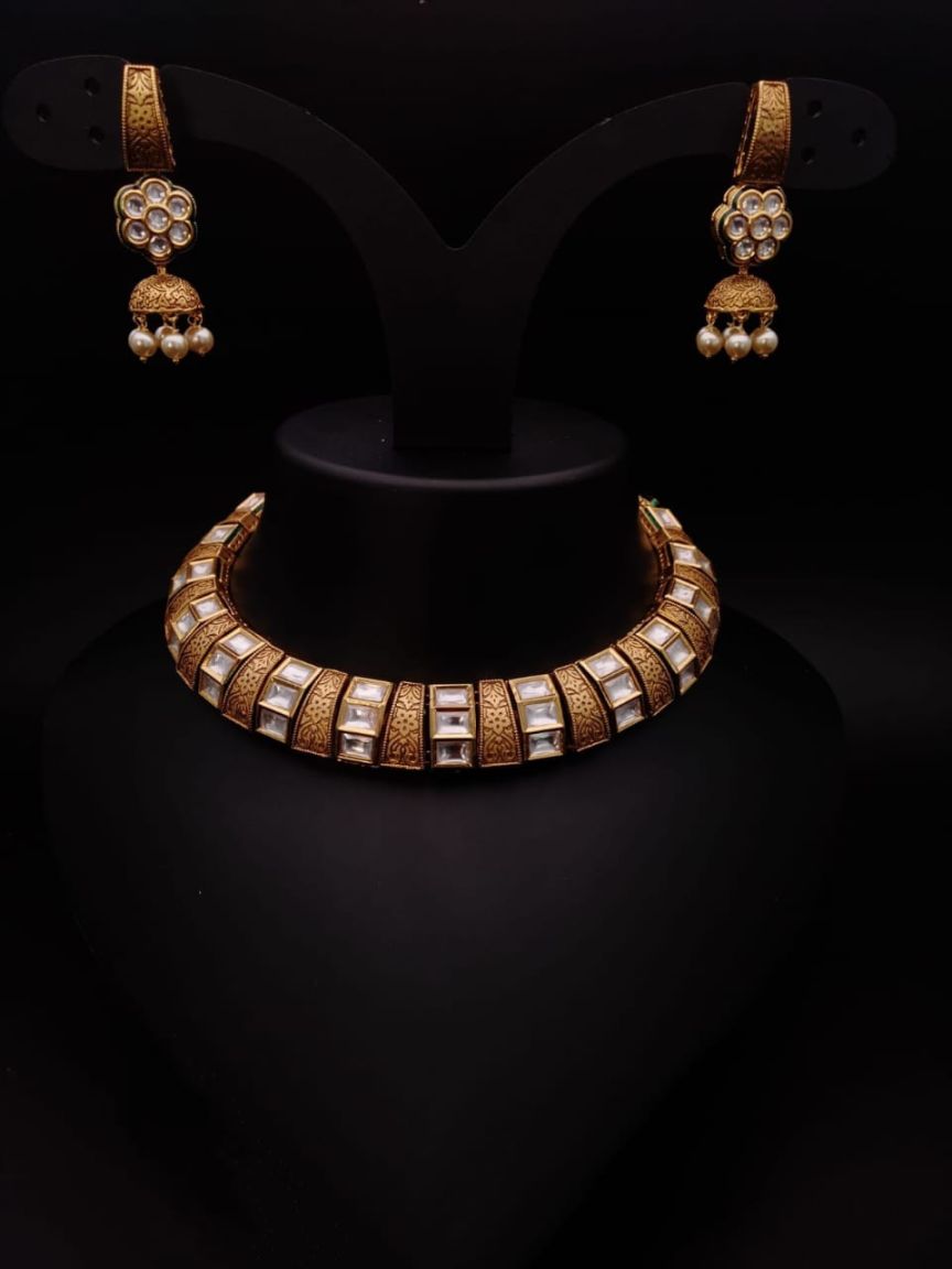 NECKLASE SET IN KUNDAN (VILANDI) STYLE | DESIGN - 15480