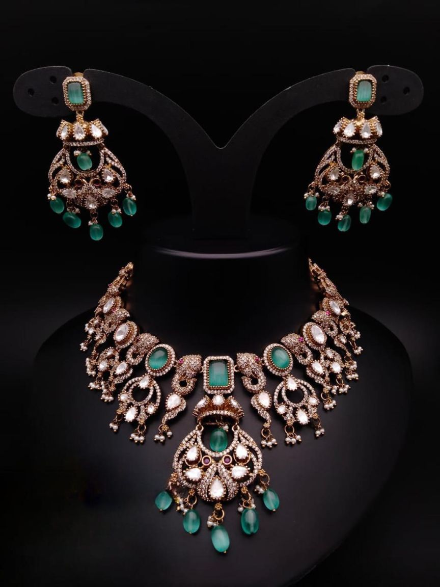 NECKLASE SET IN KUNDAN (VILANDI) STYLE | DESIGN - 15487