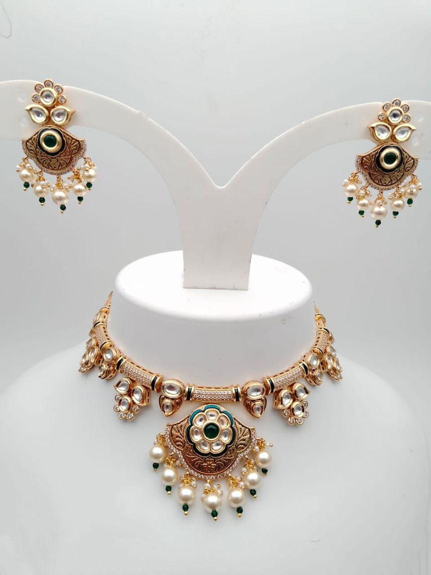 NECKLASE SET IN KUNDAN (VILANDI) STYLE | DESIGN - 15492