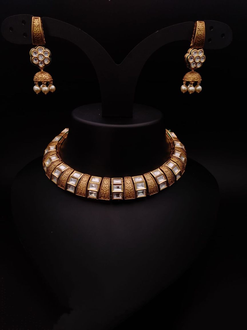 NECKLASE SET IN KUNDAN (VILANDI) STYLE | DESIGN - 15511