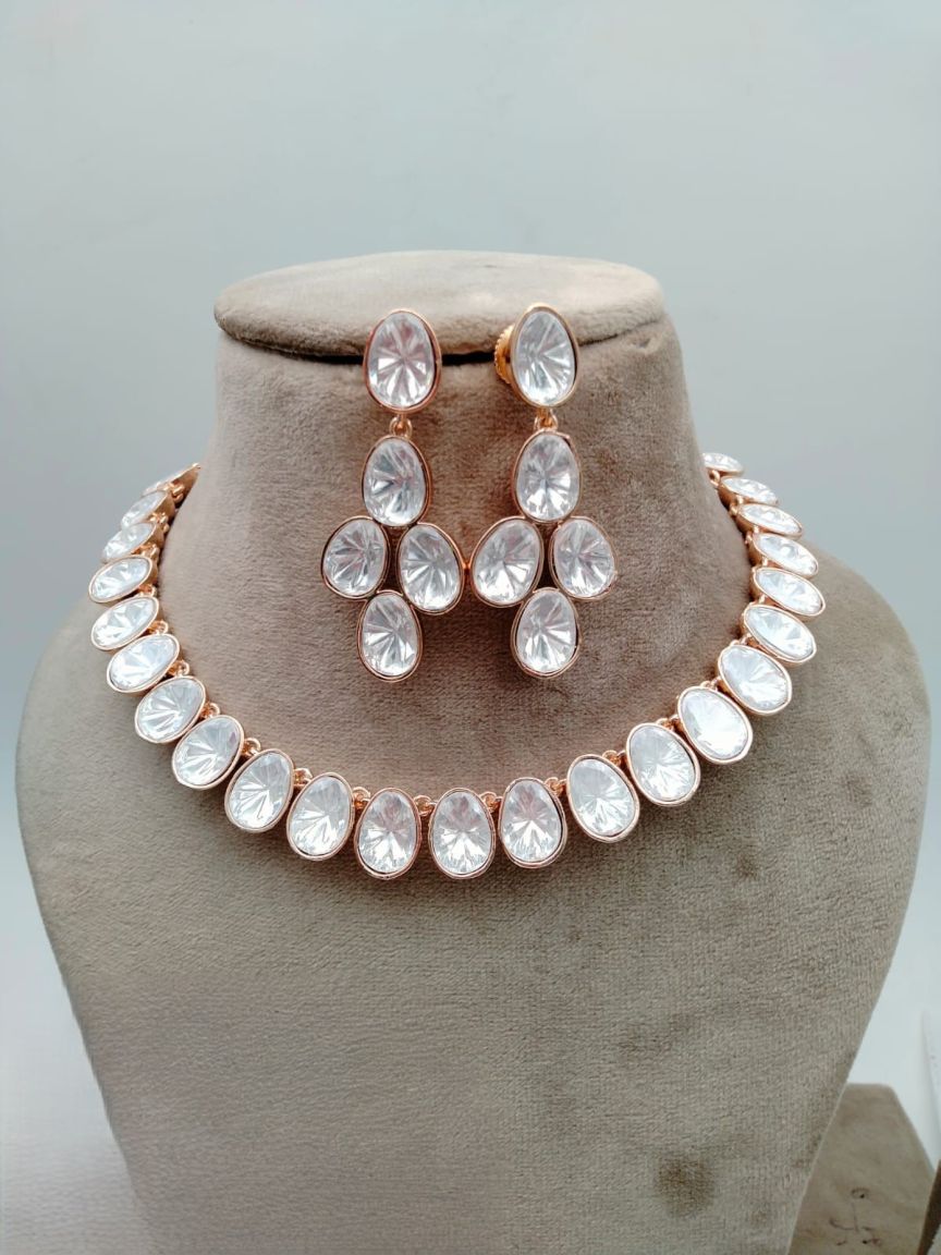 NECKLASE SET IN KUNDAN (VILANDI) STYLE | DESIGN - 15517