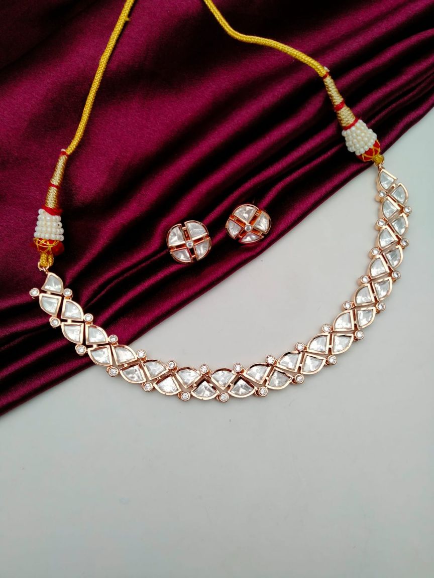 NECKLASE SET IN KUNDAN (VILANDI) STYLE | DESIGN - 15525