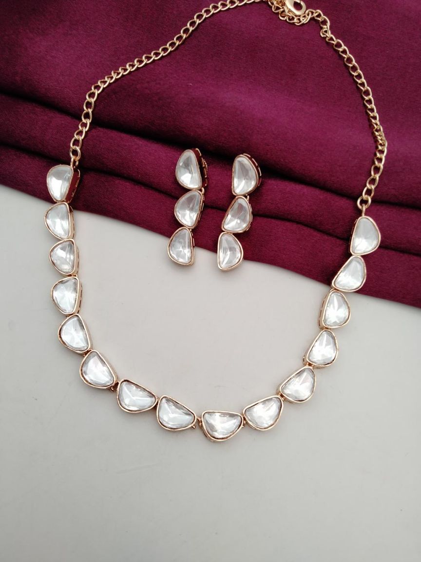 NECKLASE SET IN KUNDAN (VILANDI) STYLE | DESIGN - 15527