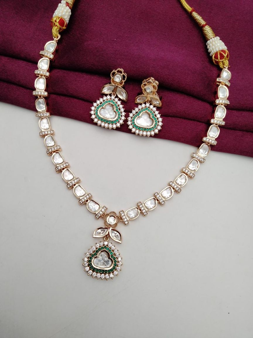 NECKLASE SET IN KUNDAN (VILANDI) STYLE | DESIGN - 15532