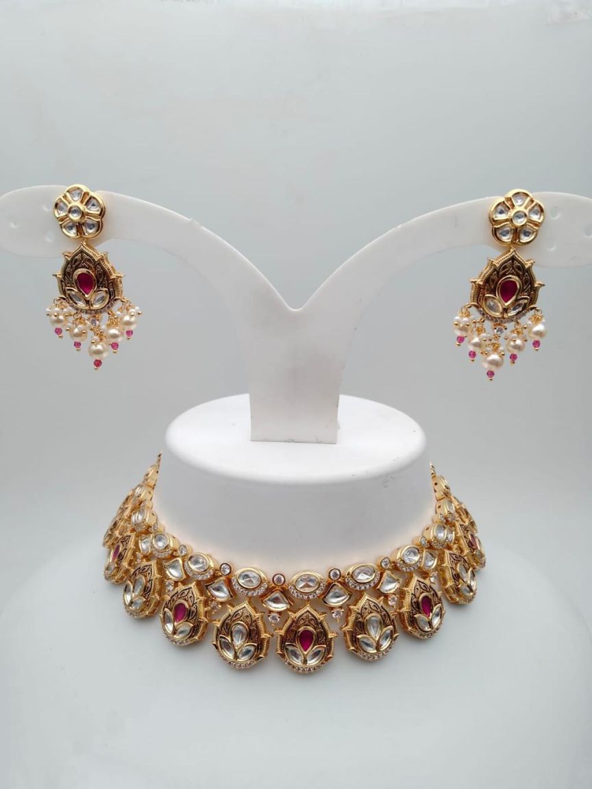 NECKLASE SET IN KUNDAN (VILANDI) STYLE | DESIGN - 15534