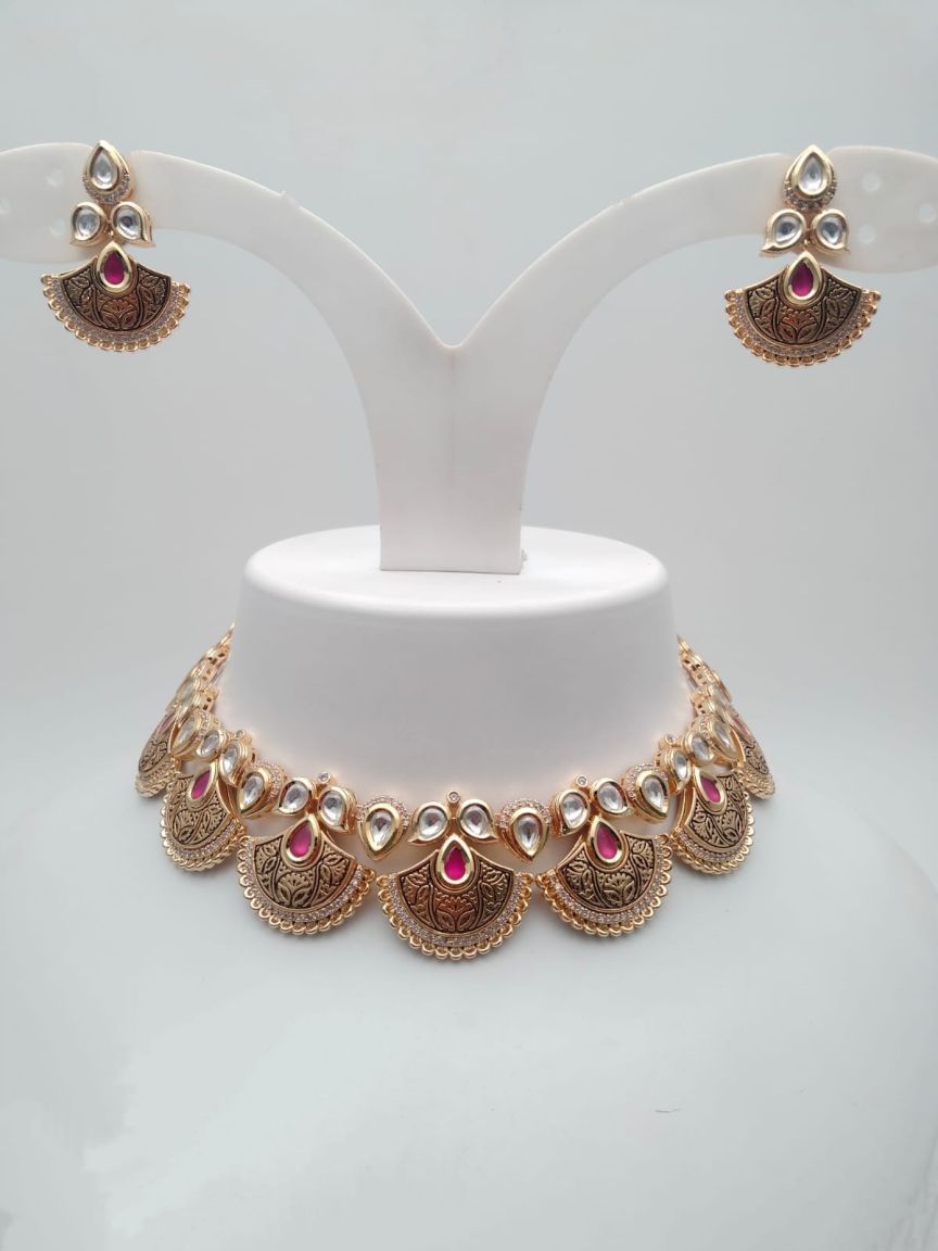 NECKLASE SET IN KUNDAN (VILANDI) STYLE | DESIGN - 15552