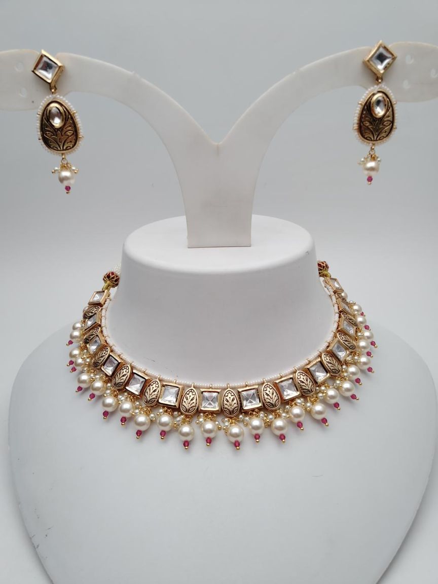 NECKLASE SET IN KUNDAN (VILANDI) STYLE | DESIGN - 15556