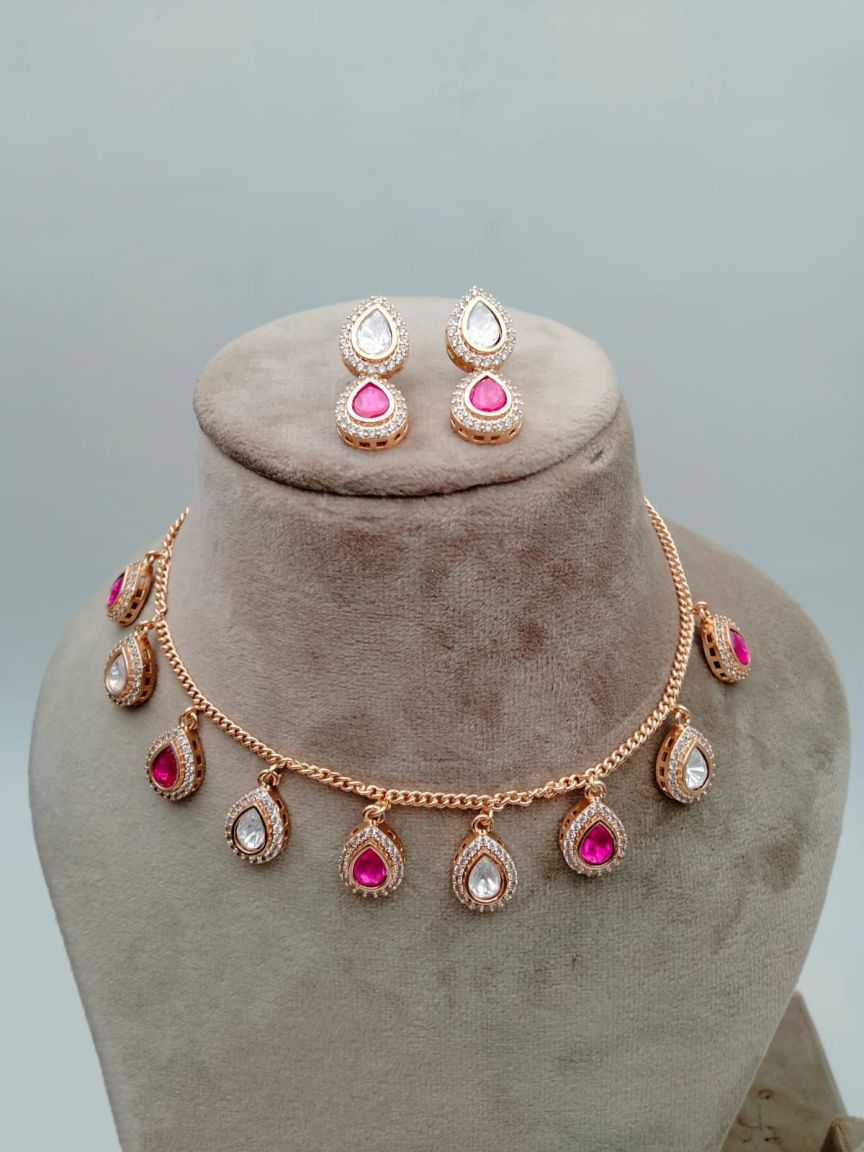 NECKLASE SET IN KUNDAN (VILANDI) STYLE | DESIGN - 15558