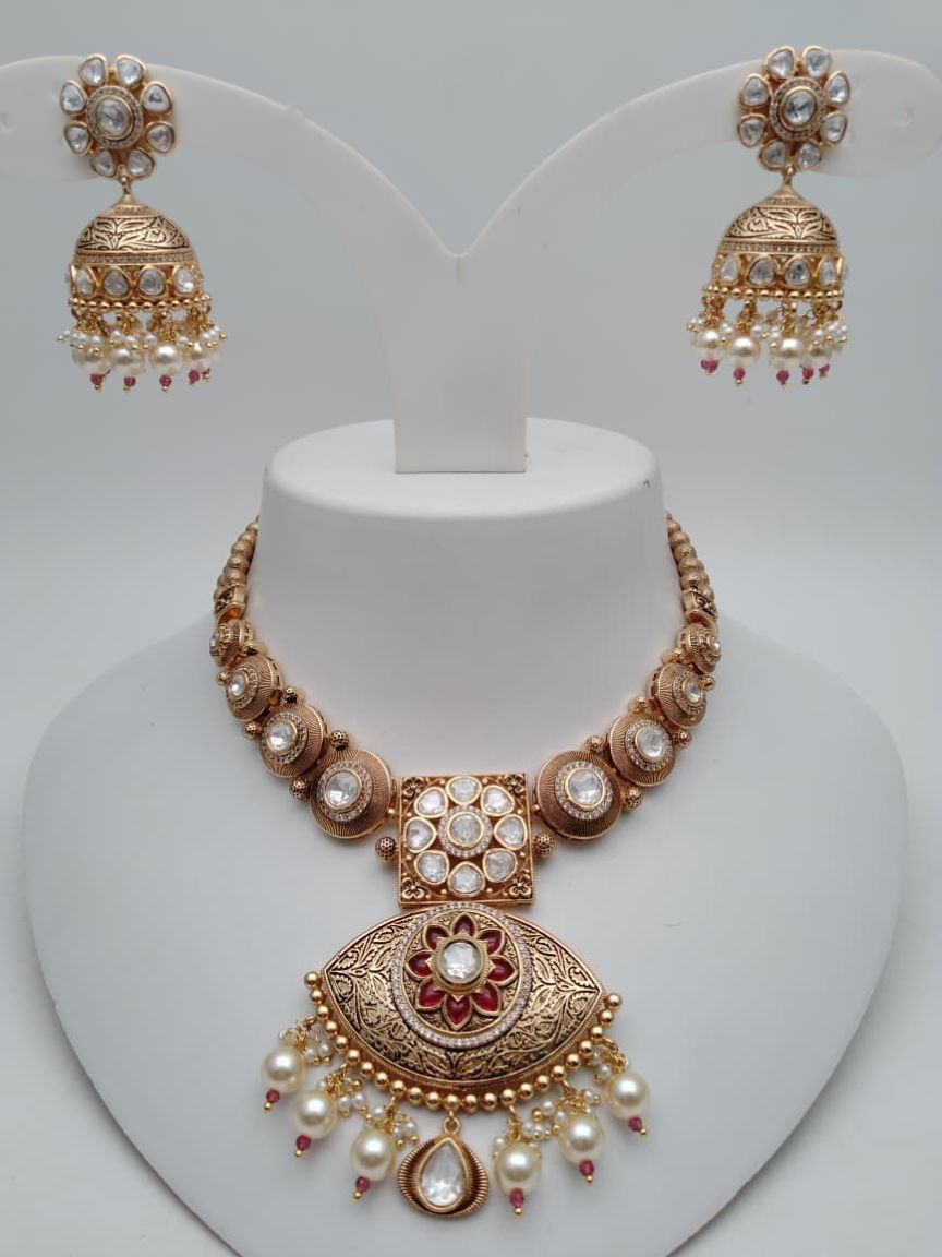 NECKLASE SET IN KUNDAN (VILANDI) STYLE | DESIGN - 15561