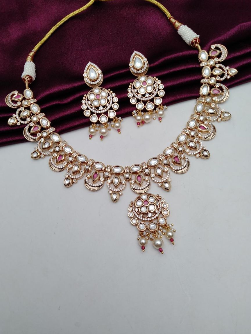 NECKLASE SET IN KUNDAN (VILANDI) STYLE | DESIGN - 15581