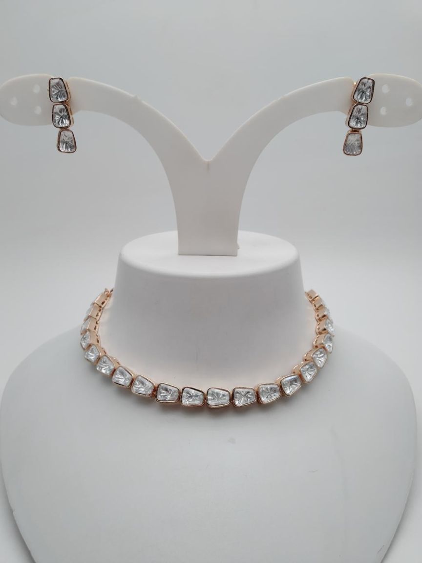 NECKLASE SET IN KUNDAN (VILANDI) STYLE | DESIGN - 15587