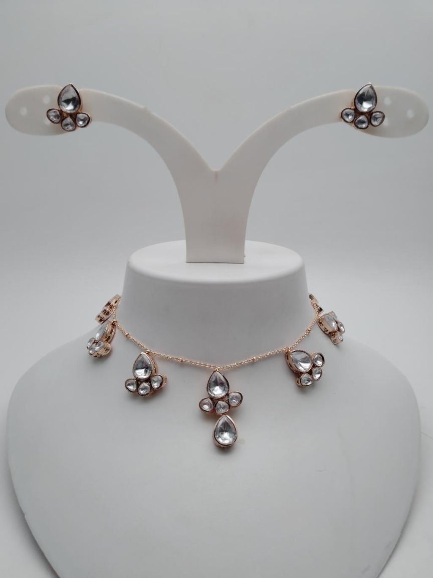 NECKLASE SET IN KUNDAN (VILANDI) STYLE | DESIGN - 15589