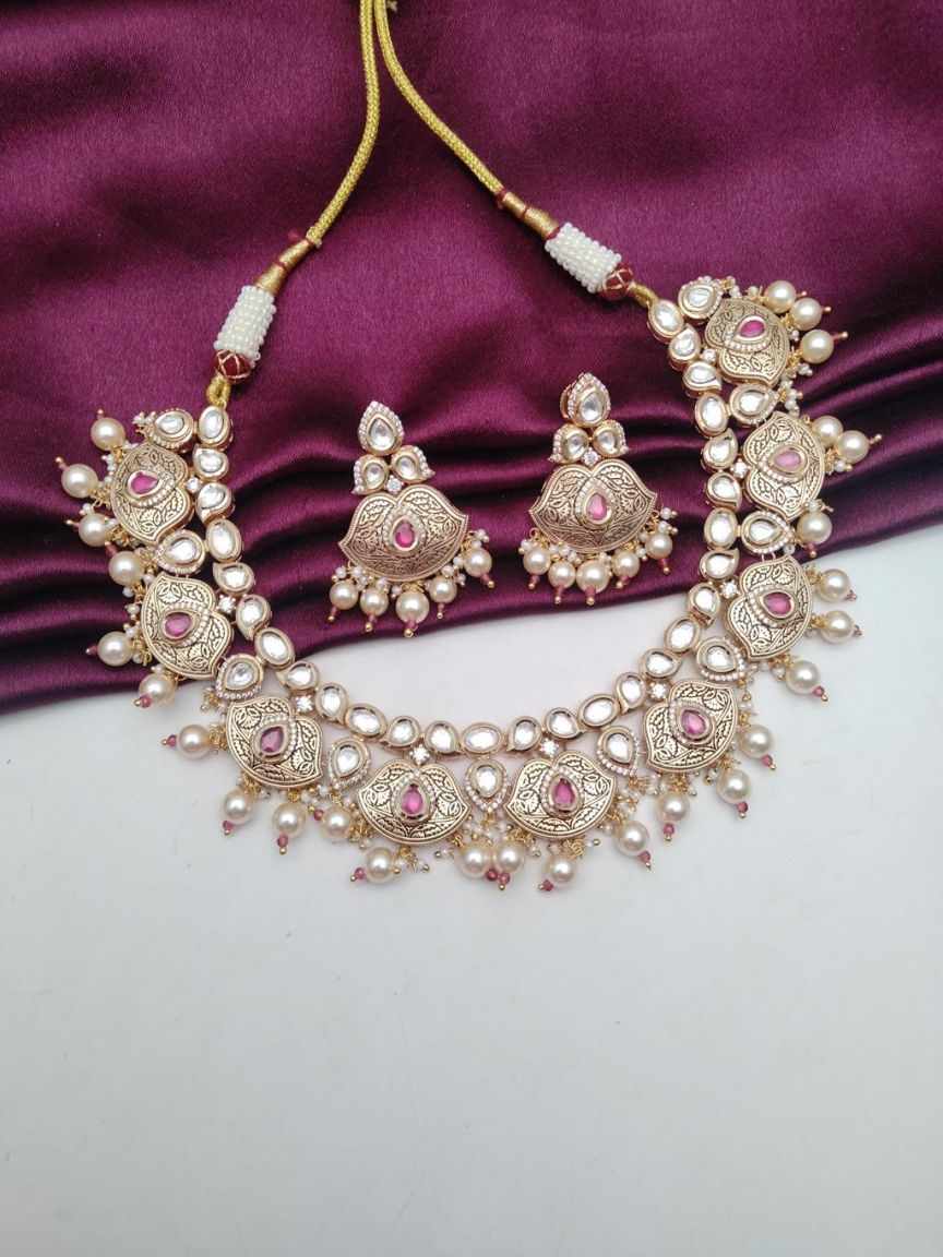 NECKLASE SET IN KUNDAN (VILANDI) STYLE | DESIGN - 15591