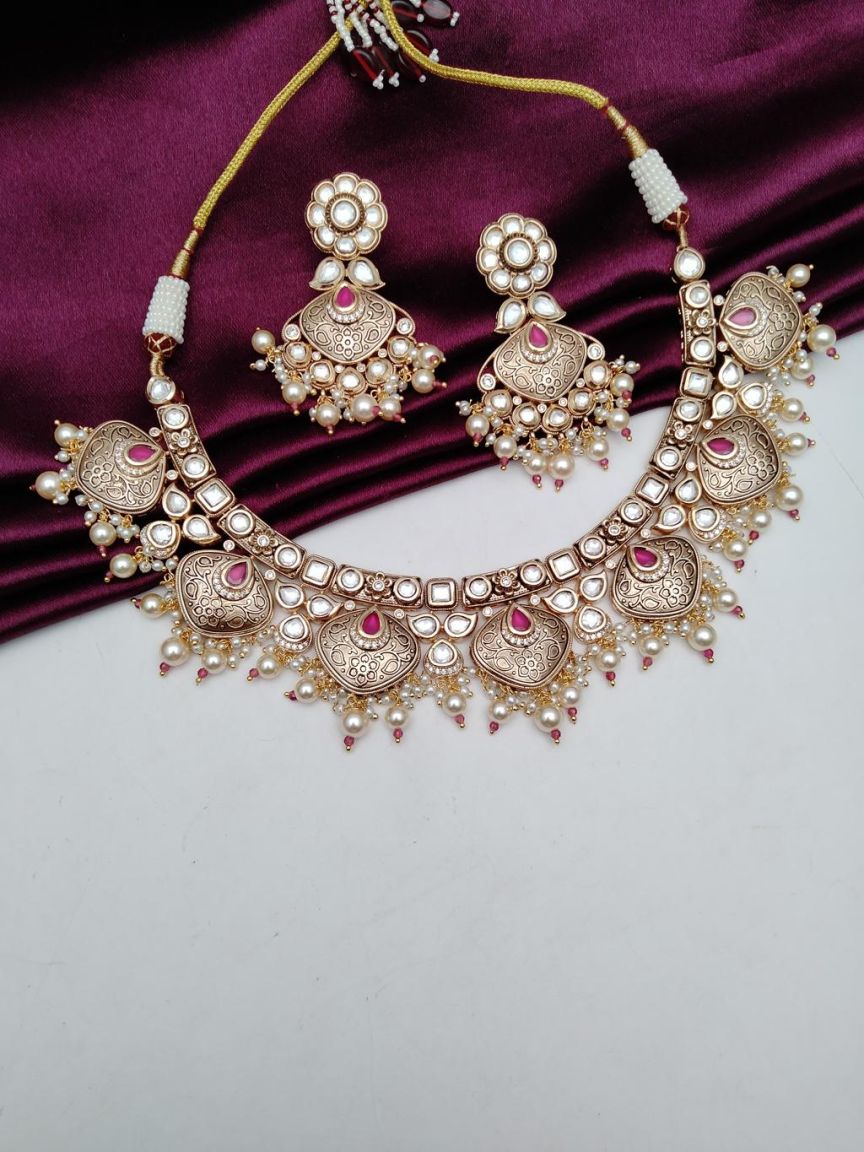 NECKLASE SET IN KUNDAN (VILANDI) STYLE | DESIGN - 15592