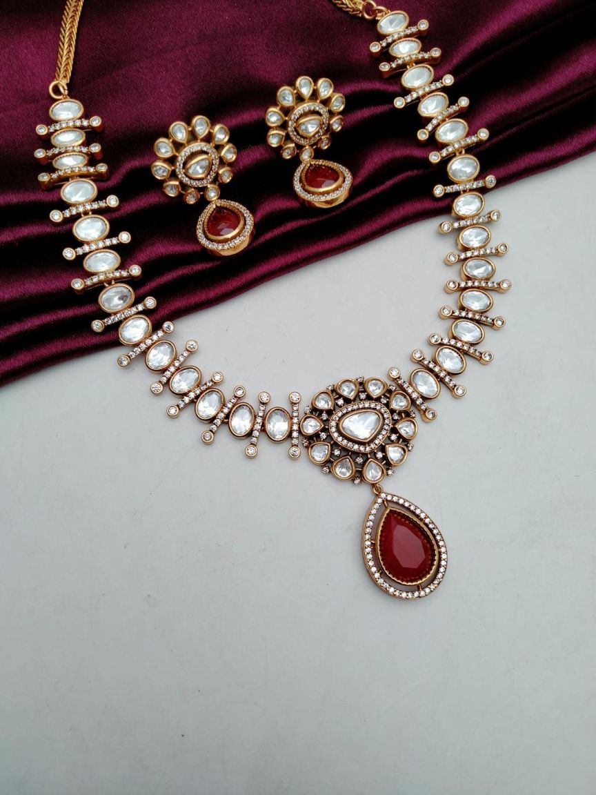 NECKLASE SET IN KUNDAN (VILANDI) STYLE | DESIGN - 15608