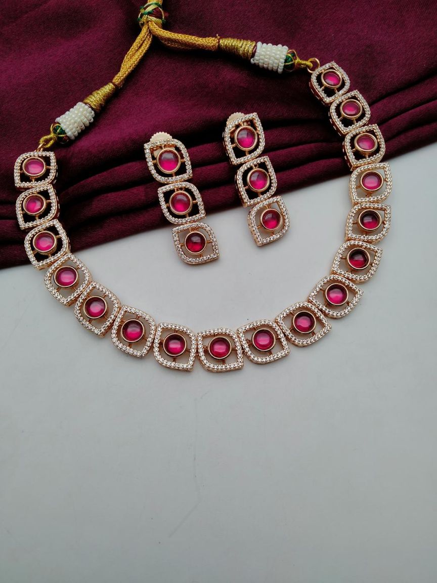 NECKLASE SET IN KUNDAN (VILANDI) STYLE | DESIGN - 15624