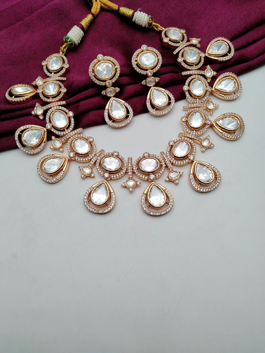 NECKLASE SET IN KUNDAN (VILANDI) STYLE | DESIGN - 15628