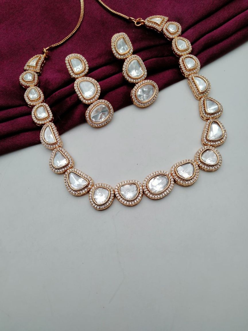 NECKLASE SET IN KUNDAN (VILANDI) STYLE | DESIGN - 15629