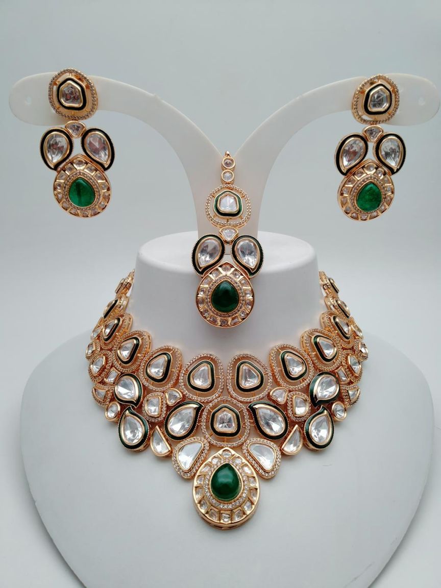 NECKLASE SET IN KUNDAN (VILANDI) STYLE | DESIGN - 15641